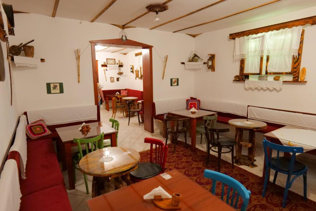 Hotel Veli Sarandë 外观 照片
