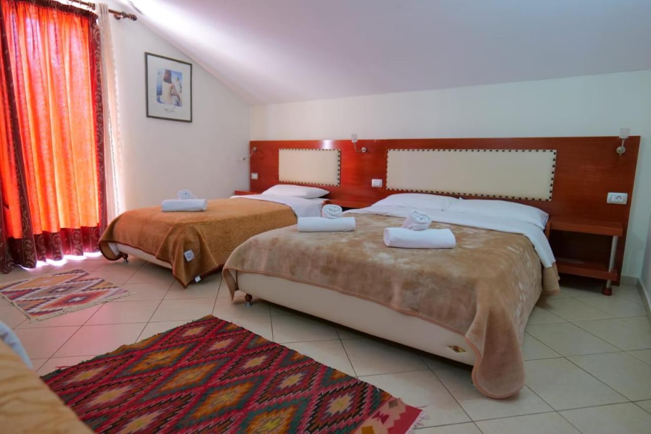 Hotel Veli Sarandë 外观 照片