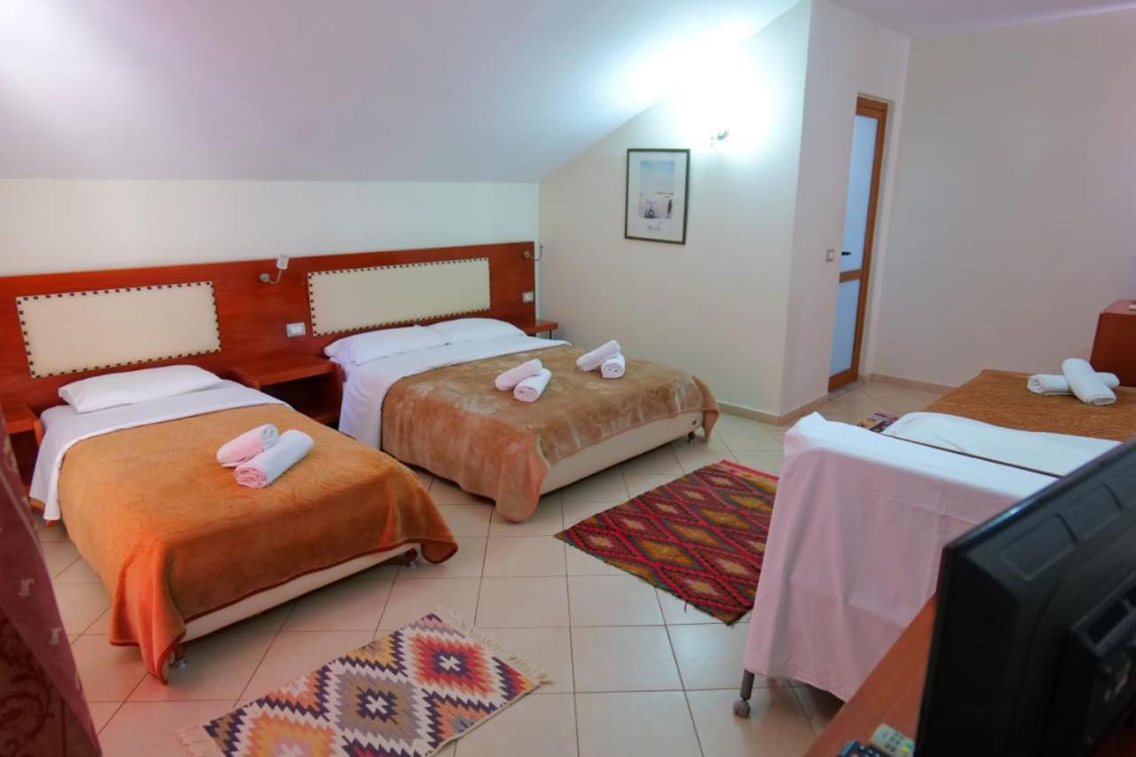 Hotel Veli Sarandë 外观 照片