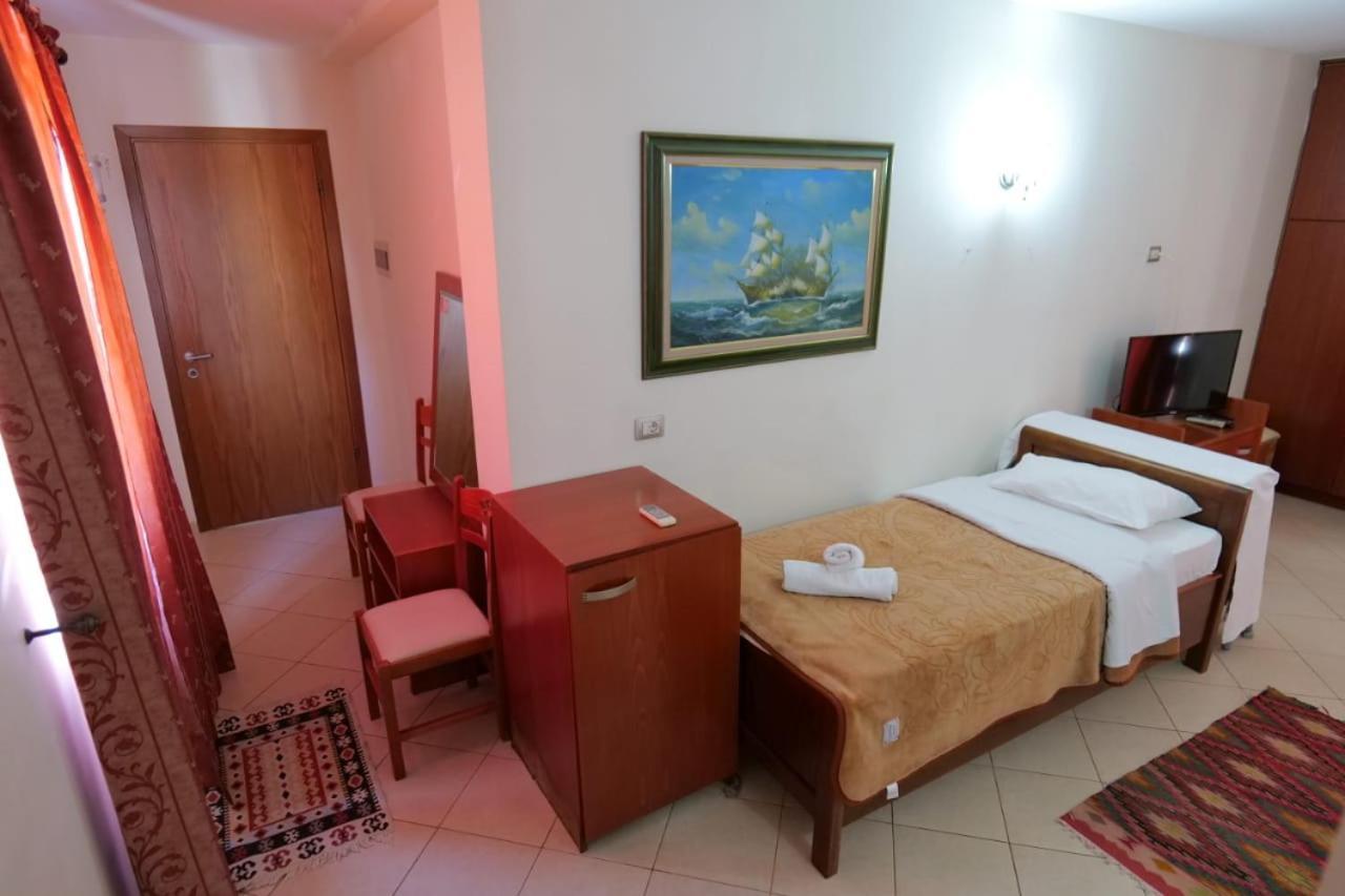Hotel Veli Sarandë 外观 照片