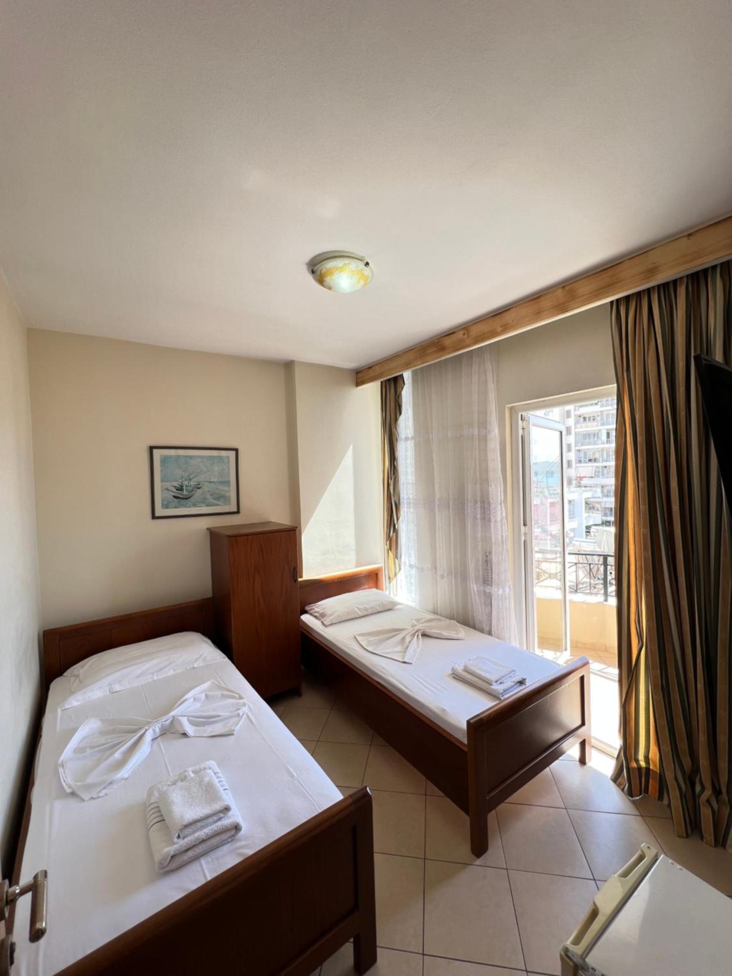 Hotel Veli Sarandë 外观 照片