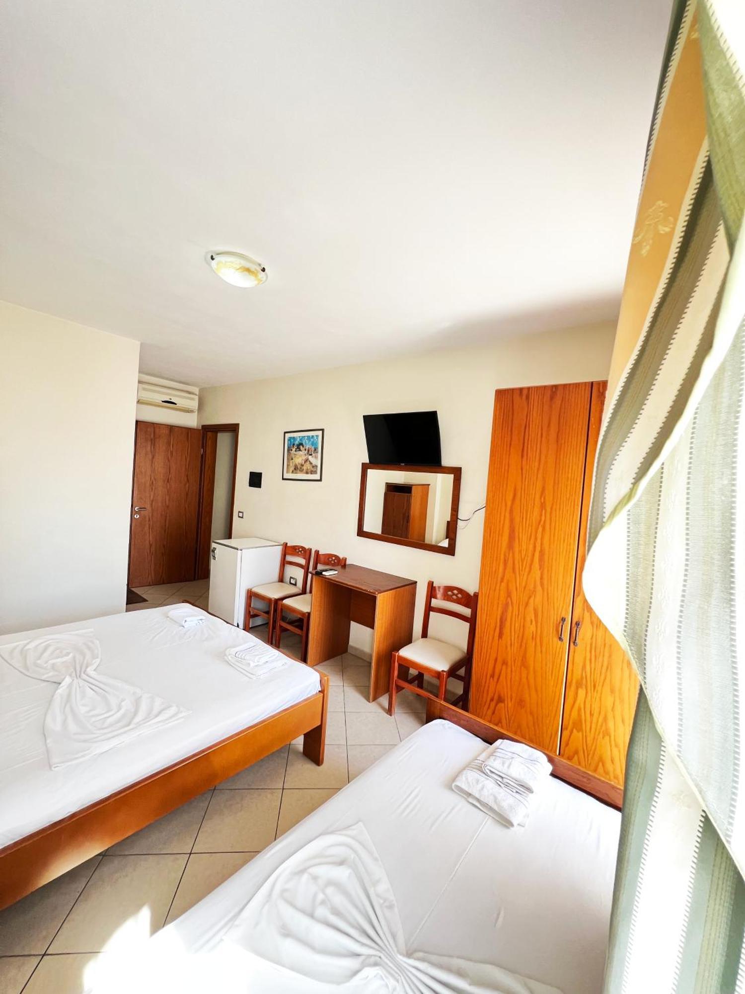 Hotel Veli Sarandë 外观 照片