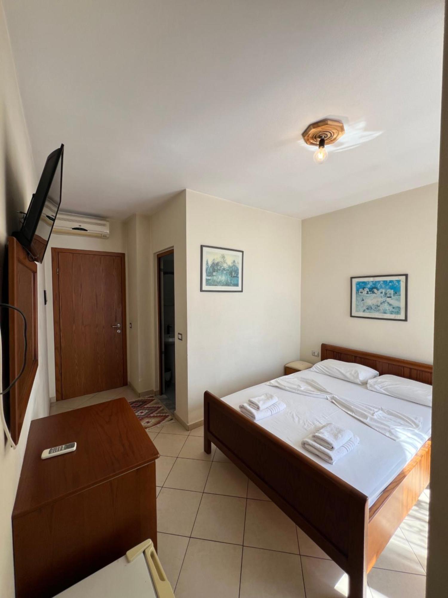 Hotel Veli Sarandë 外观 照片