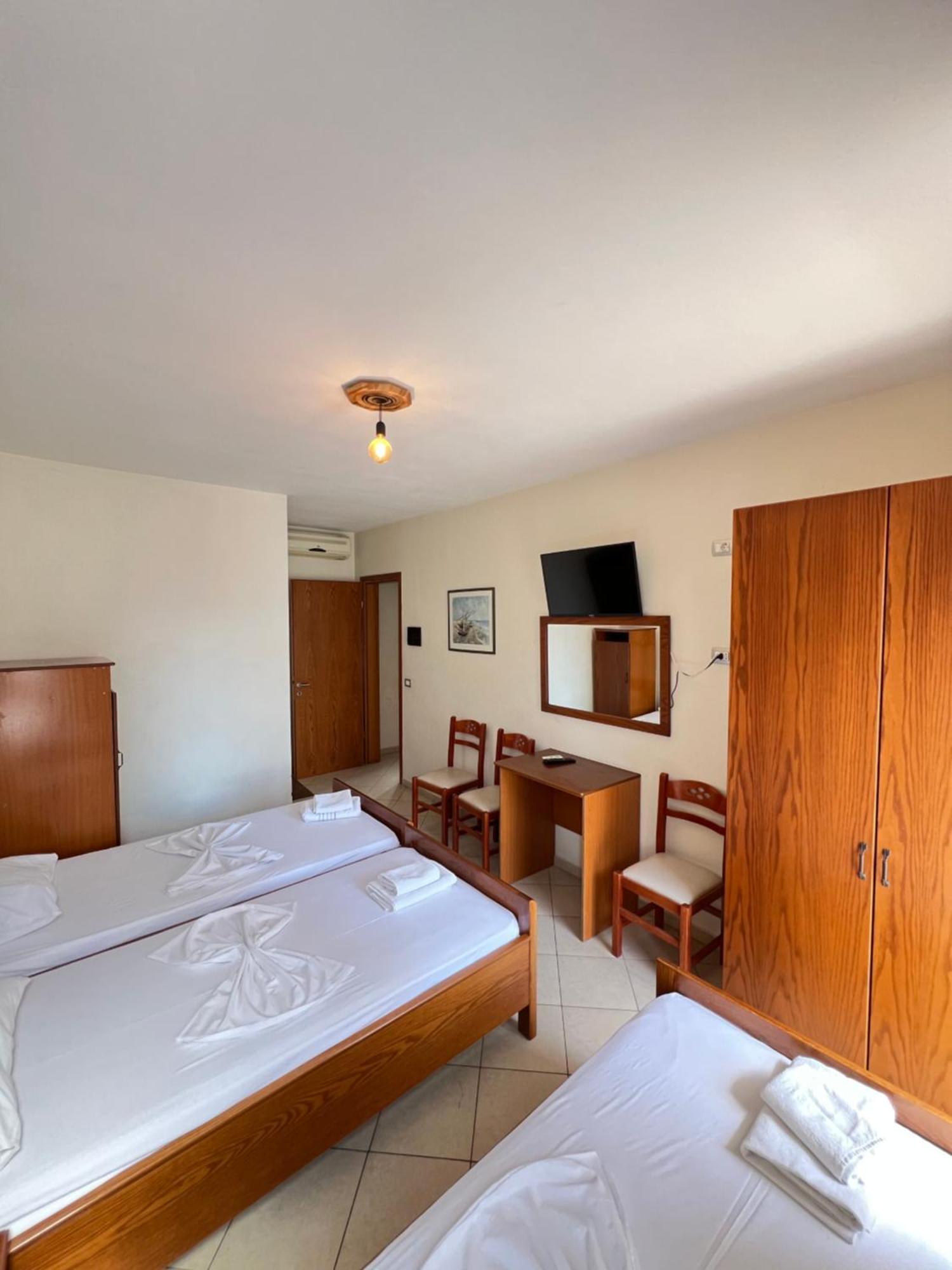Hotel Veli Sarandë 外观 照片