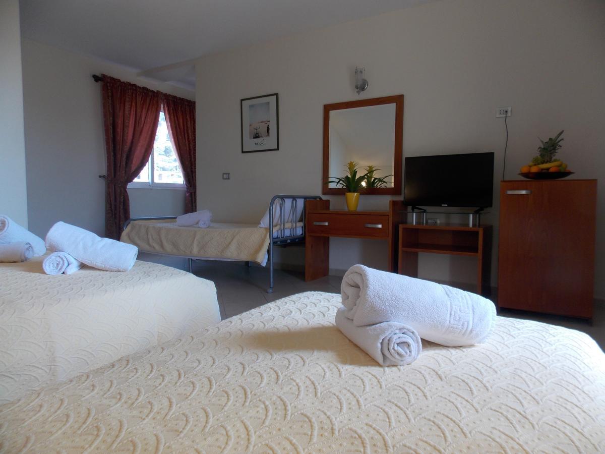 Hotel Veli Sarandë 外观 照片
