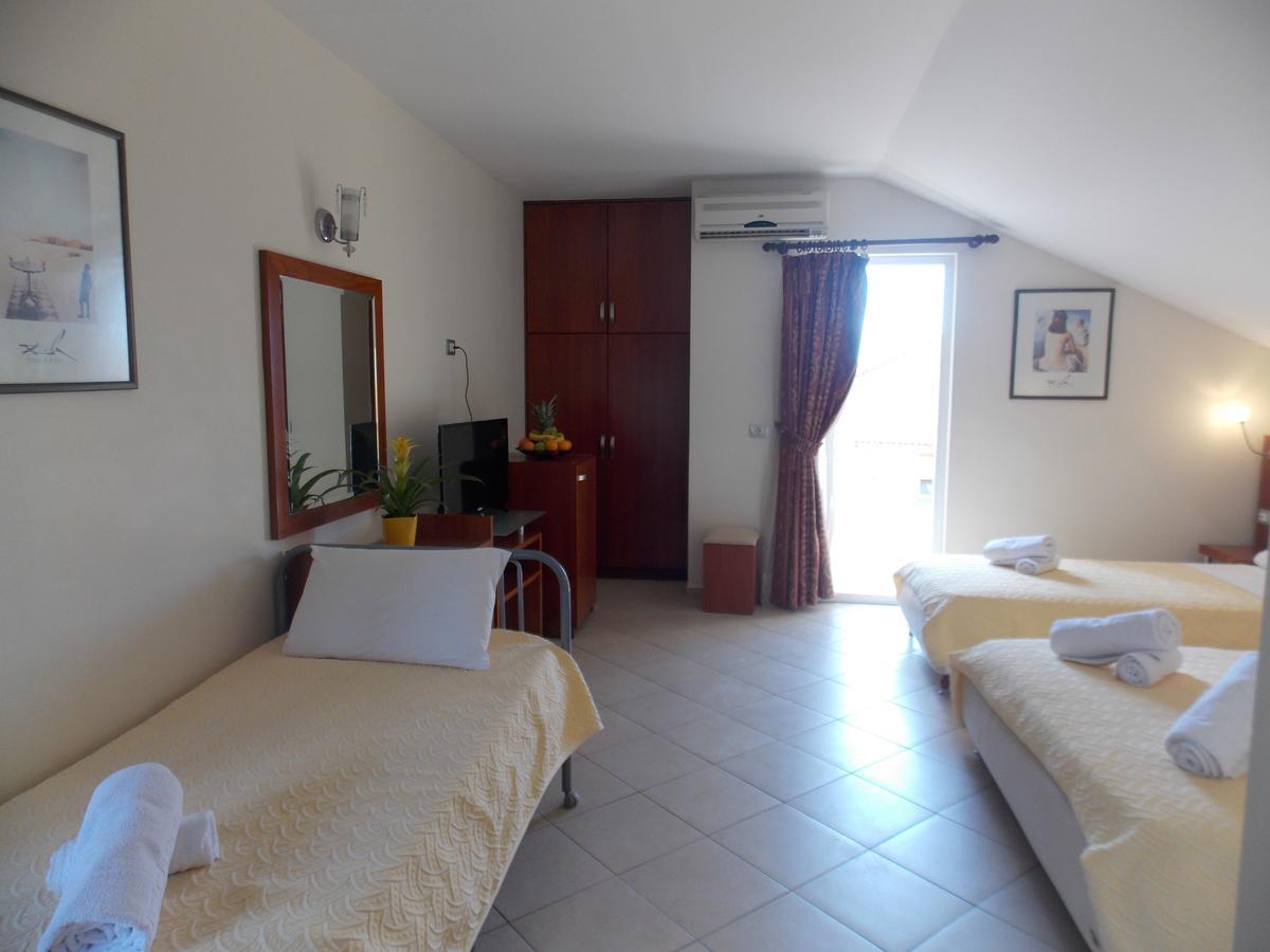 Hotel Veli Sarandë 外观 照片
