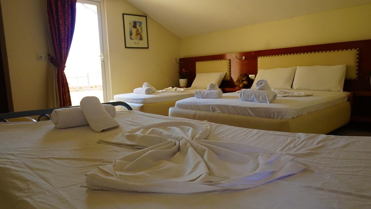 Hotel Veli Sarandë 外观 照片