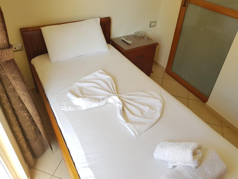 Hotel Veli Sarandë 外观 照片