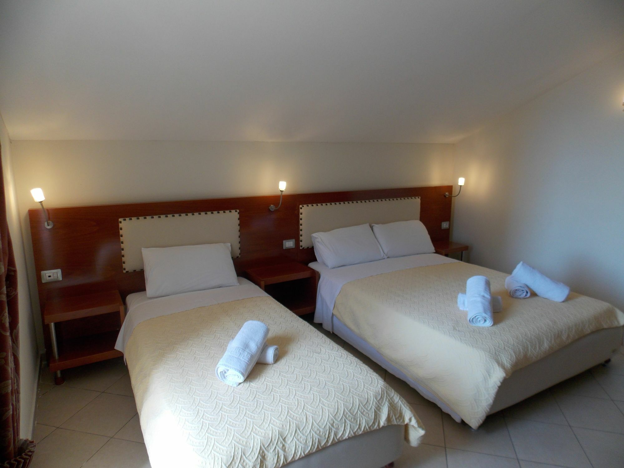 Hotel Veli Sarandë 外观 照片