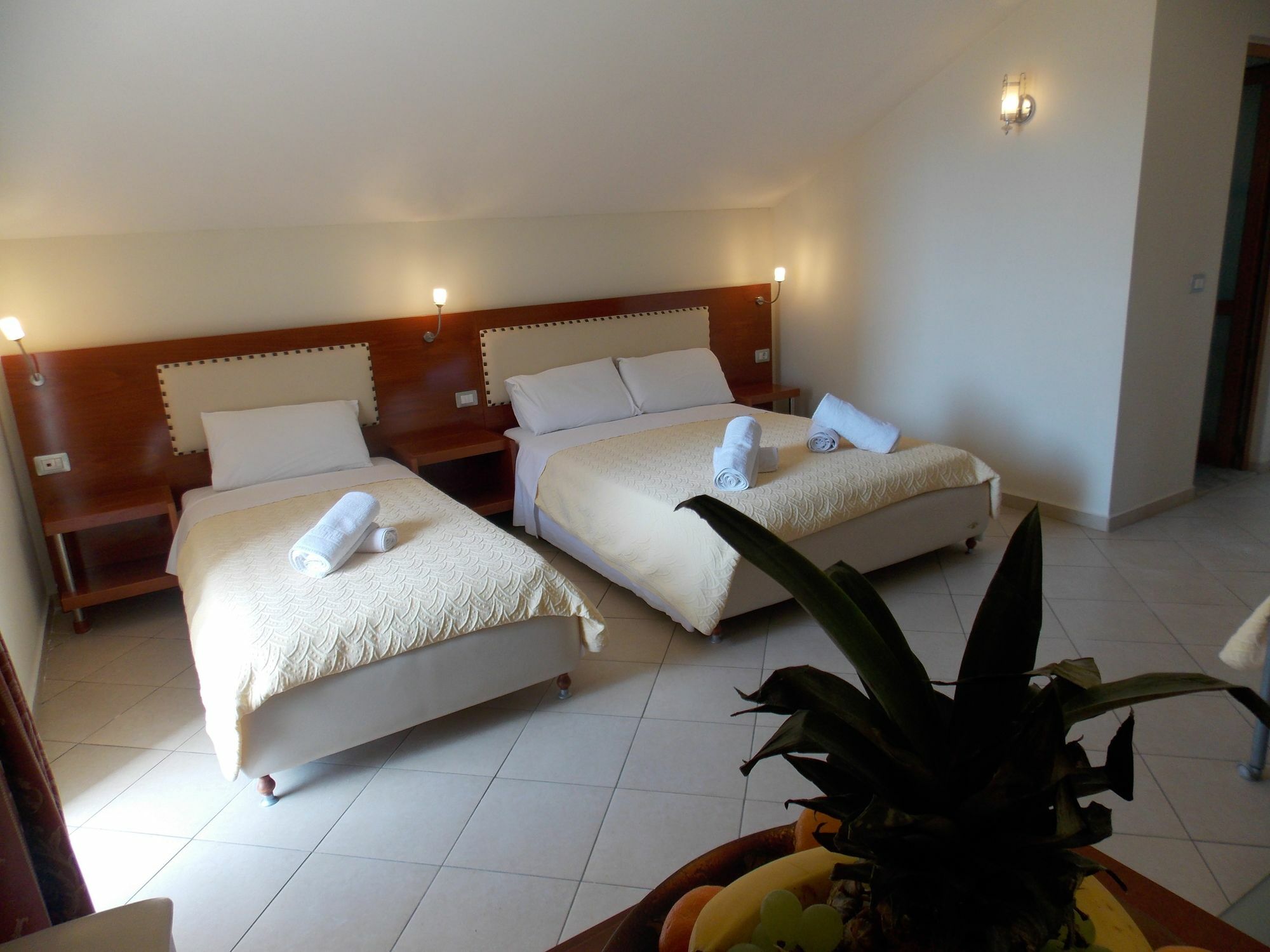 Hotel Veli Sarandë 外观 照片